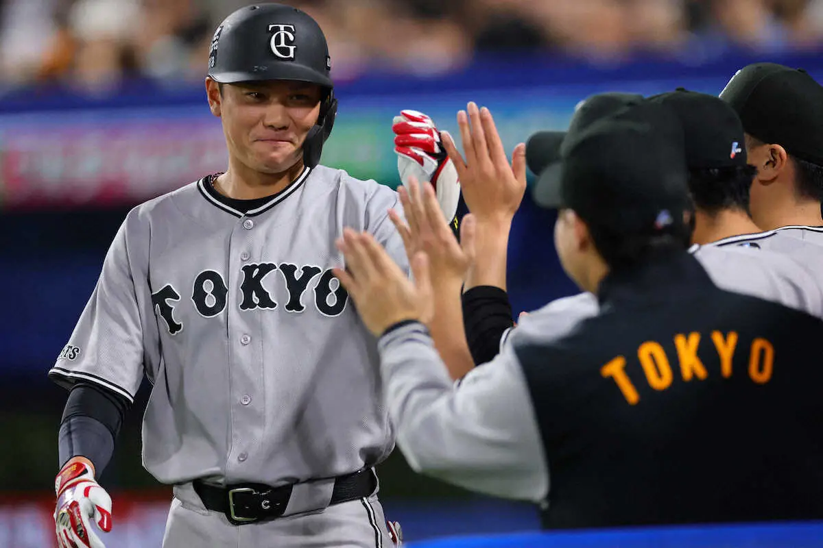 【画像・写真】【隠しマイク】巨人・坂本　虎党の松村邦洋にあいさつ「阪神、絶好調で」　松村は思わず…
