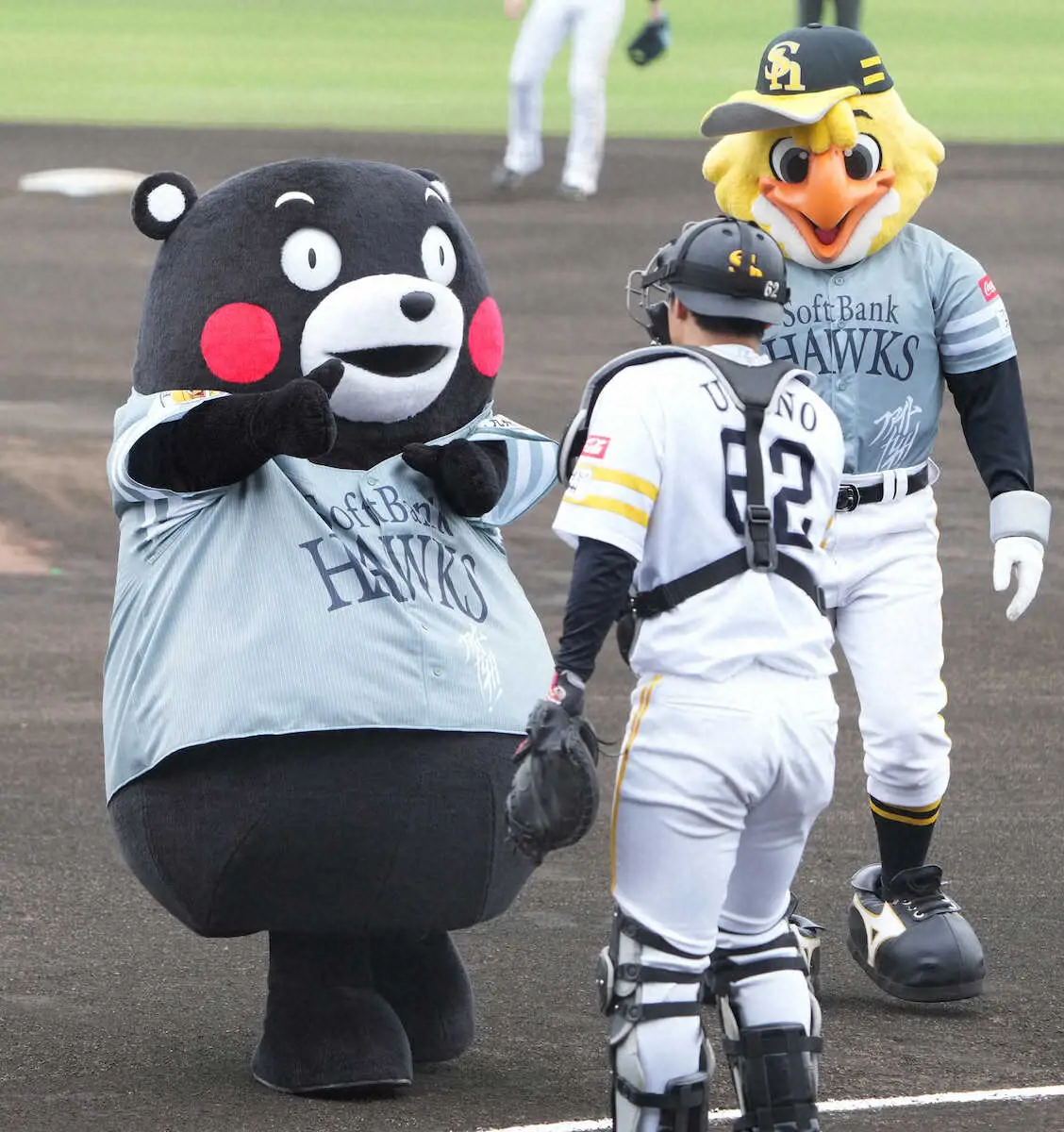 【画像・写真】＜ソ・ロ4＞始球式に登場したくまモン（撮影・岡田　丈靖）