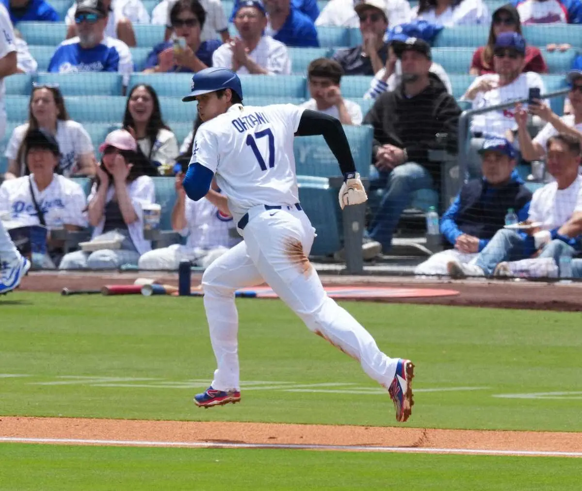 【画像・写真】＜ドジャース・カブス＞初回、パへスの右飛で生還する三塁走者・大谷（撮影・沢田　明徳）　　