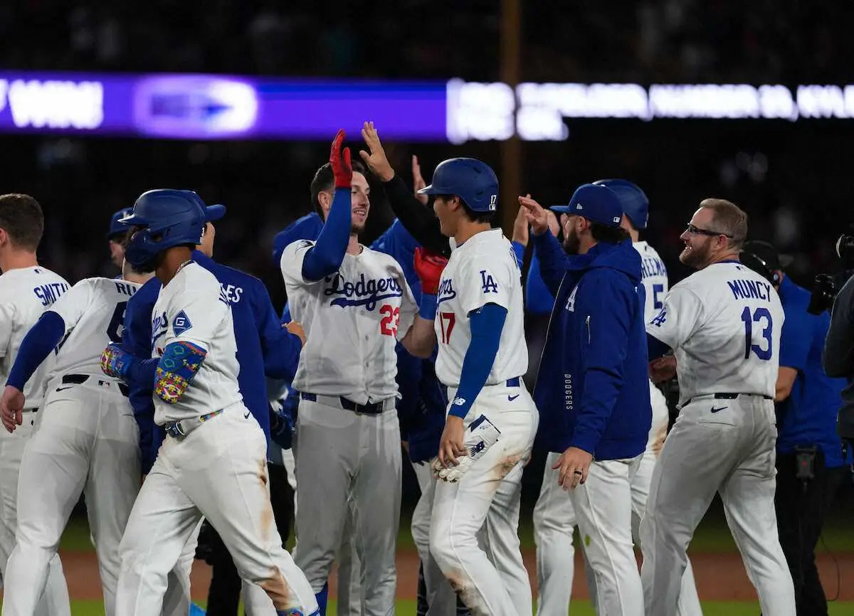 【画像・写真】サヨナラ打のタッカー「前の打者たちが素晴らしい仕事」　かみしめる喜び「ここに来られてよかった」