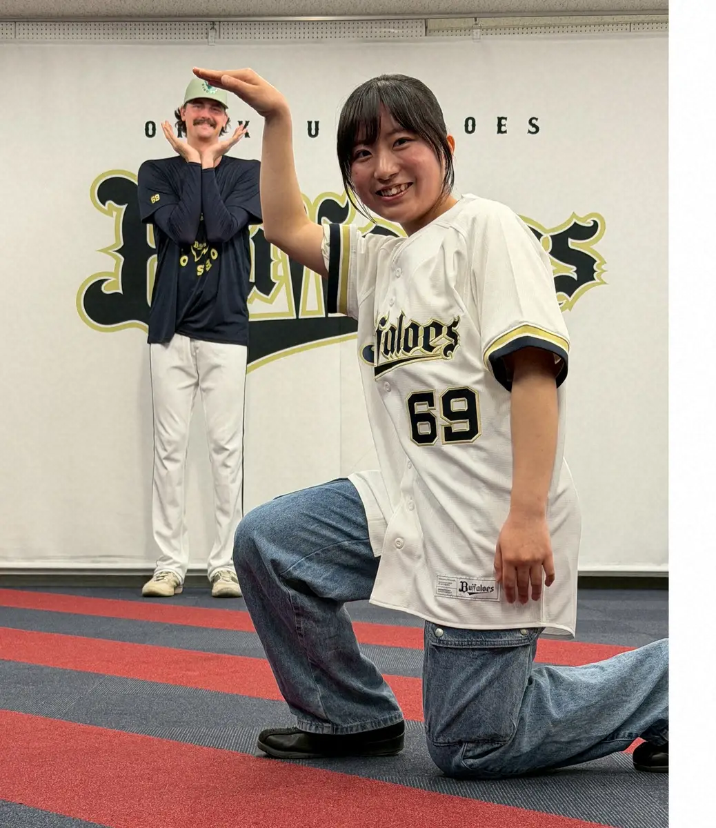 【画像・写真】身長2ｍ13のオリックス・ジェリーが、小さくなっちゃった！？新助っ人がファンの夢を叶える