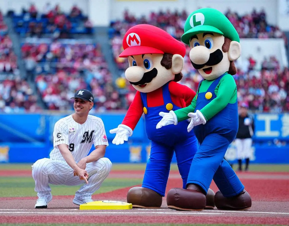 【画像・写真】さすが世界のマリオ！衝撃ストライク投球に球場騒然　解説もビックリ「こんなに投げられるの？」