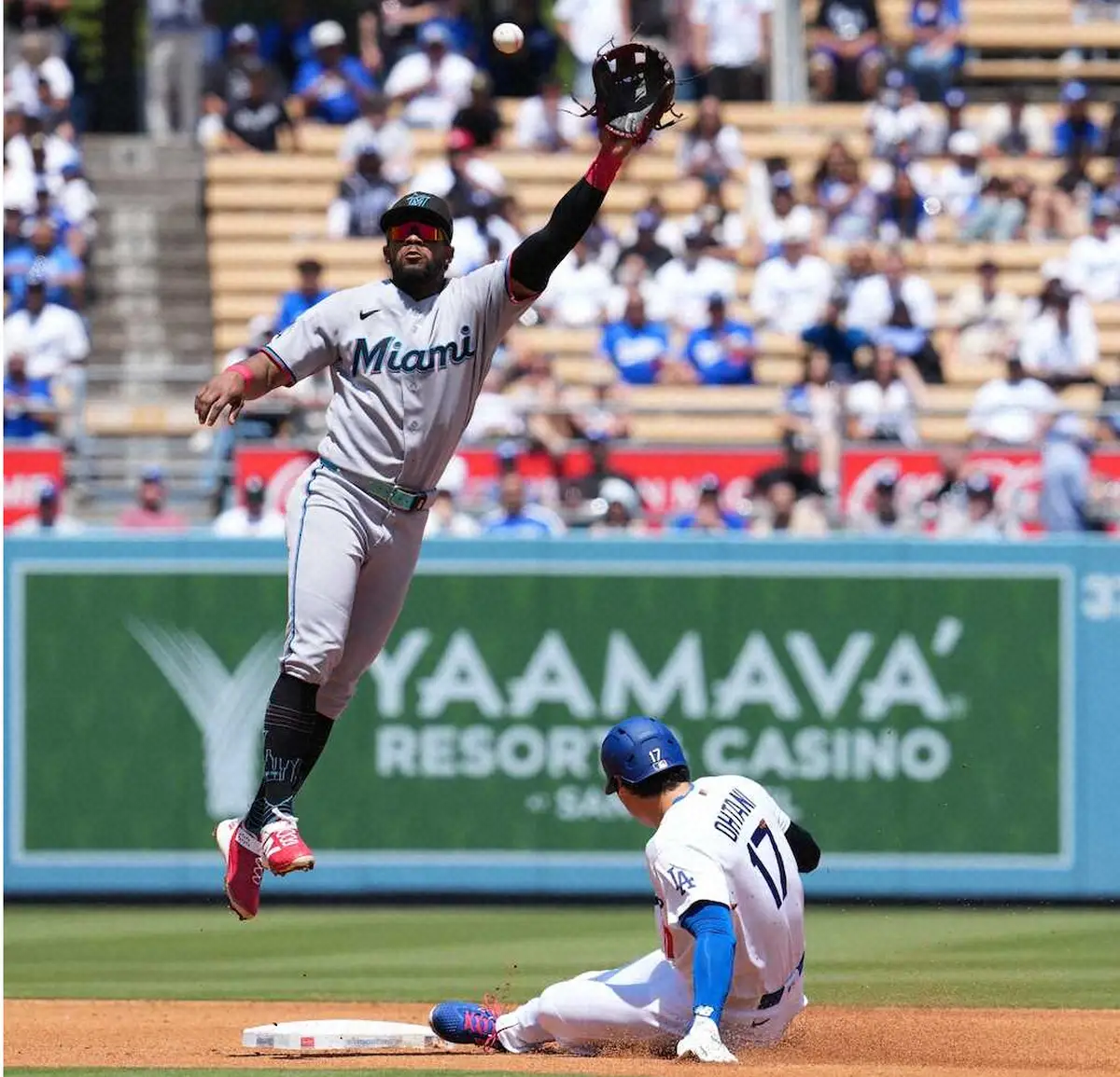 【画像・写真】＜ドジャース・マーリンズ＞3回、大谷は二盗を決める（撮影・沢田　明徳）　　