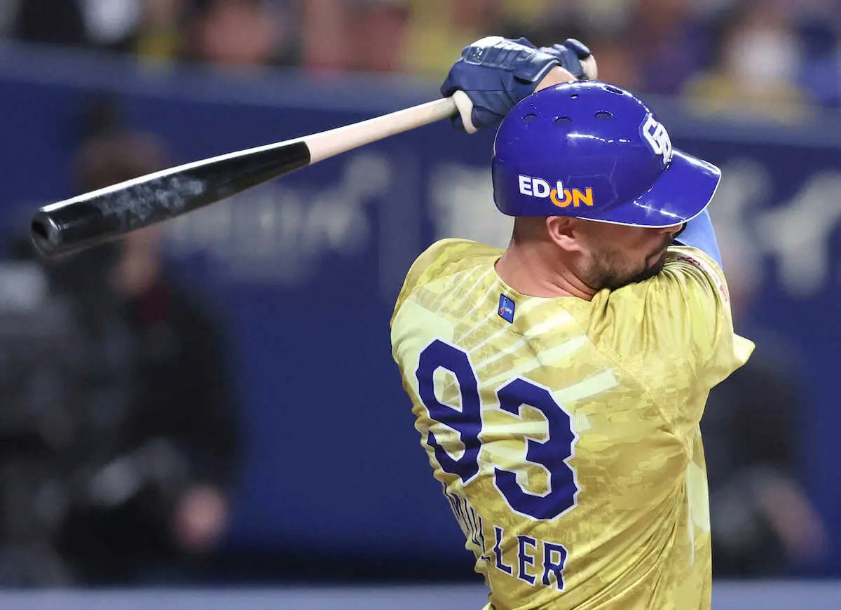 【画像・写真】中日　マラーが来日初打点となるタイムリー　珍しい左投げ右打ち　自らのバットで援護