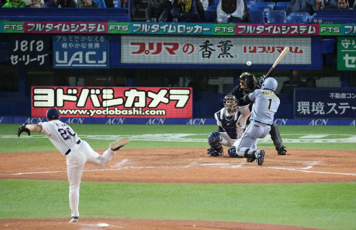 【画像・写真】神宮騒然！　阪神・岡城が死球、森下も頭付近へのボール投げられ、藤川監督ら首脳陣がベンチ飛び出す