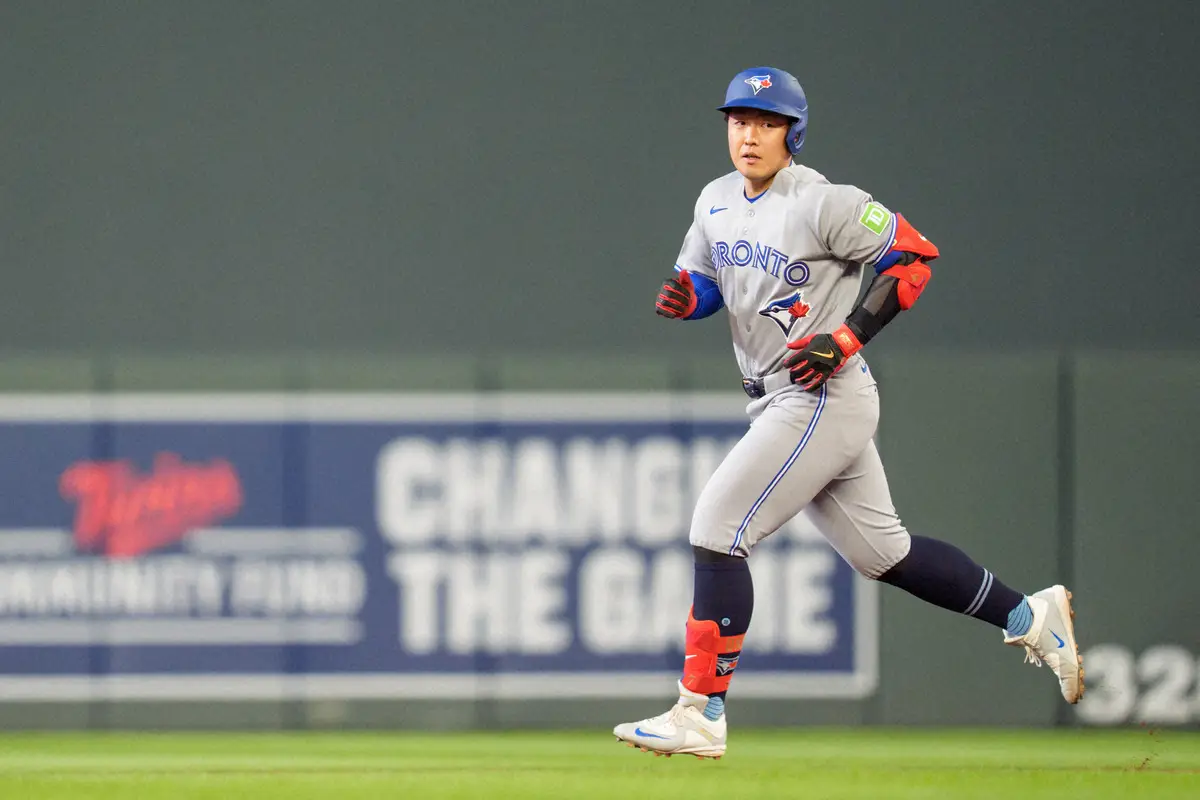【画像・写真】岡本和真　初の1試合2発＆2打席連発で勝利に貢献　打点、本塁打チーム2冠　一体感高めるお辞儀パフォも