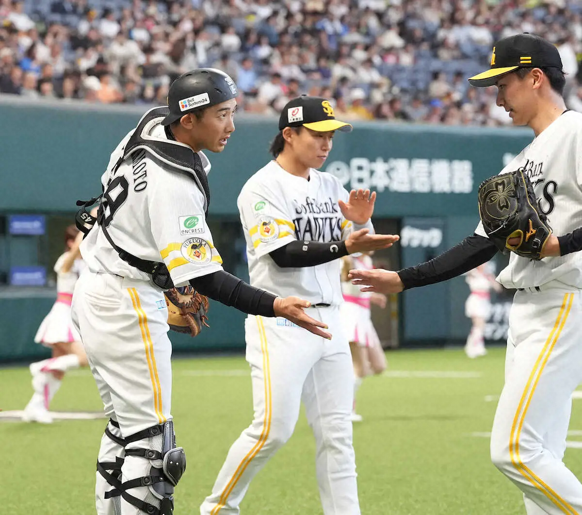 【画像・写真】トレード加入のソフトバンク・山本祐大は悔しい3打数無安打　藤原とバッテリーも勝利導けず