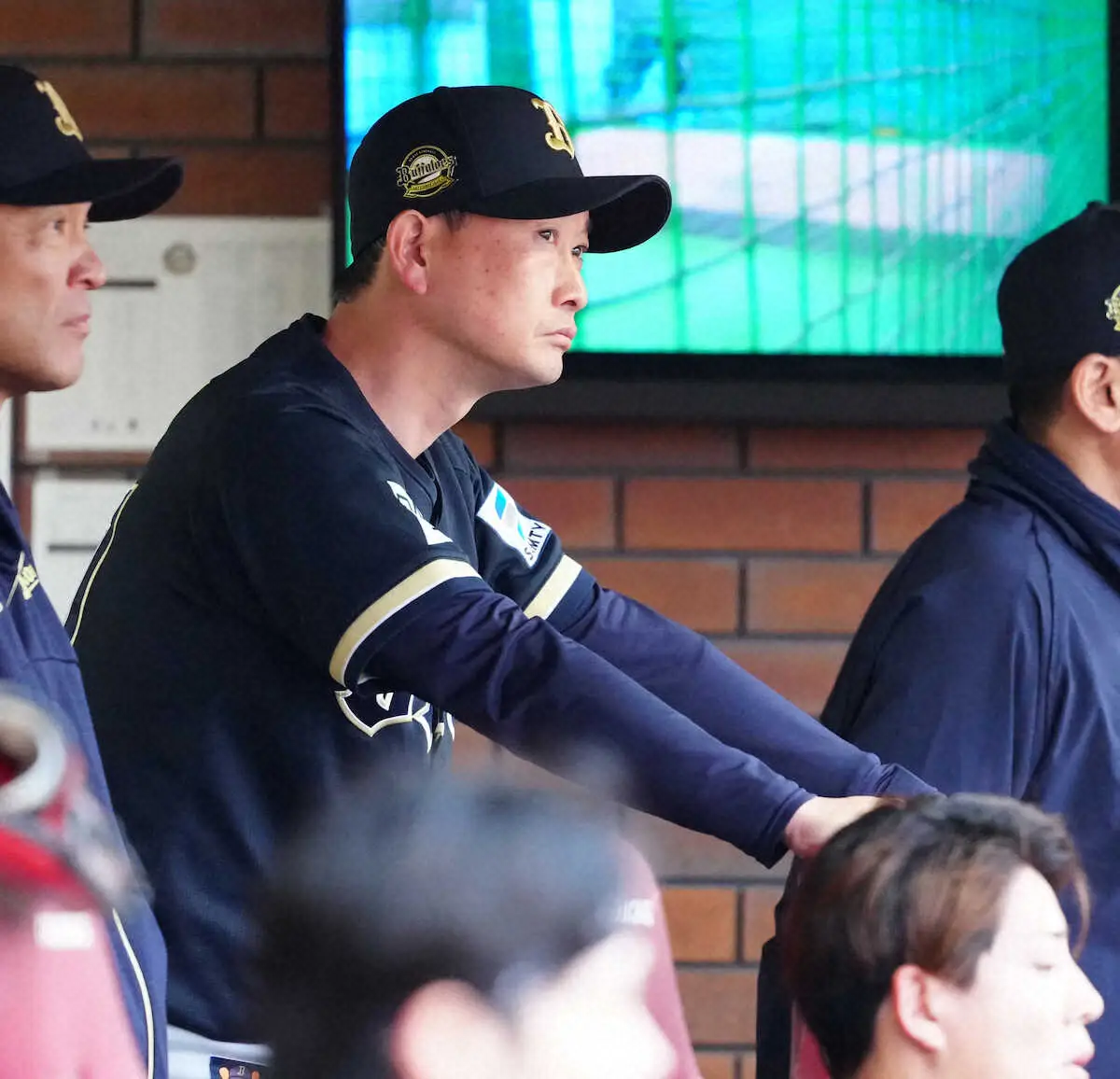 【画像・写真】＜楽・オ（7）＞9回、ベンチの岸田監督（撮影・島崎忠彦）