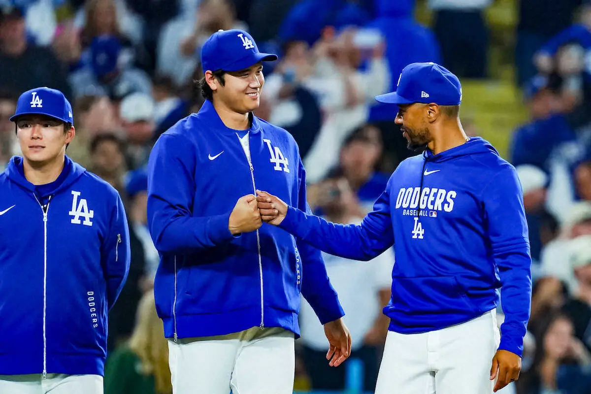 【画像・写真】まるで大谷！？先頭打者HRのスミス“由伸イジリ”も忘れず「8個入れたよ」フードに飴＆飴＆飴のイタズラ