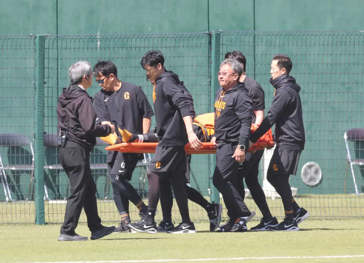 【画像・写真】打球が顔面に直撃した巨人・泉口友汰「記憶飛んでる」「何が起きたんやろうって…」