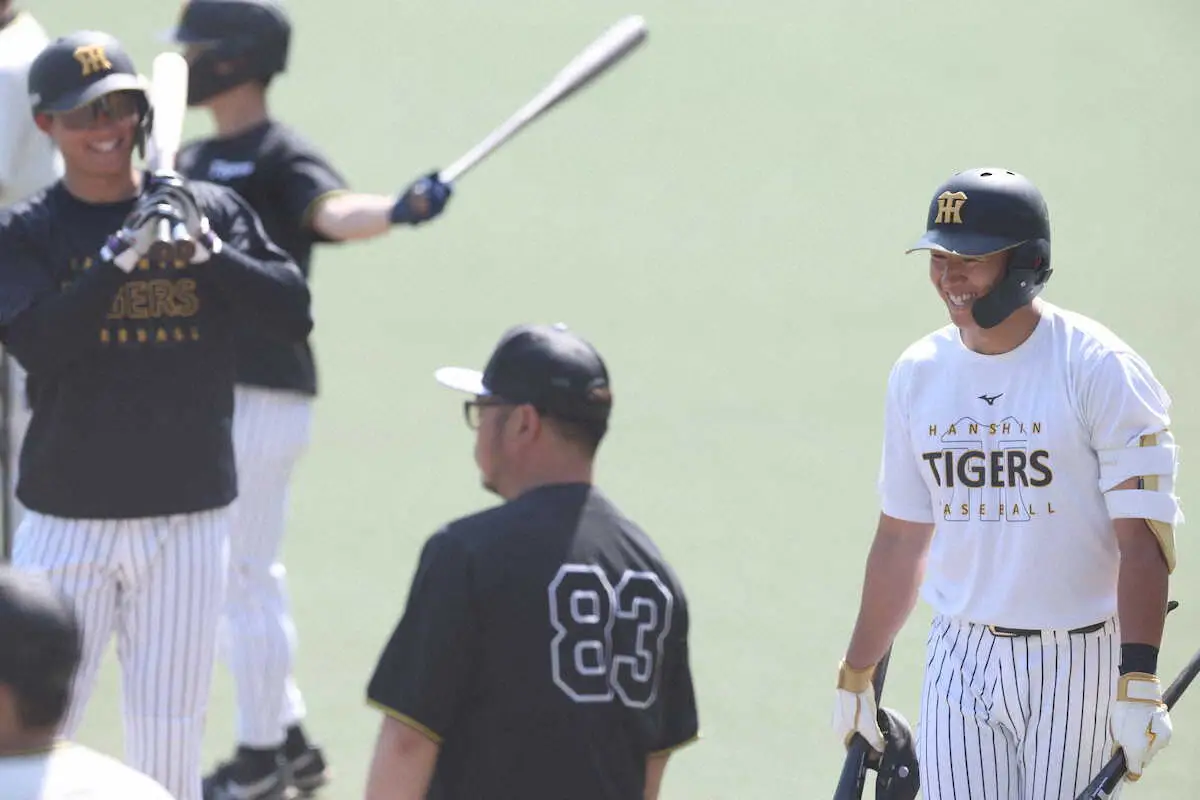 【画像・写真】阪神　ドラフト1位・立石正広が初の出場選手登録　黄金ルーキーの待望の初陣をサトテルも歓迎！