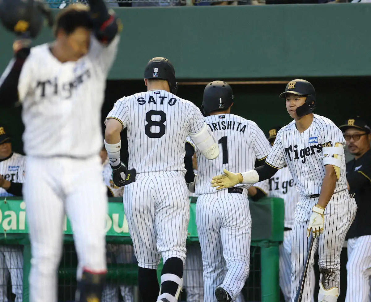 【画像・写真】阪神　佐藤輝明が12号2ラン　森下＆大山も安打で立石も含むドラ1カルテットがそろい踏み