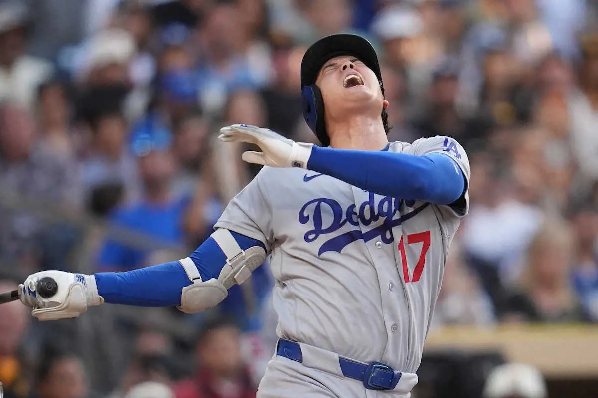 【画像・写真】大谷翔平がもん絶で涙目…自打球が足に直撃　第3打席四球も…ファン心配「涙目の大谷を初めて見た」