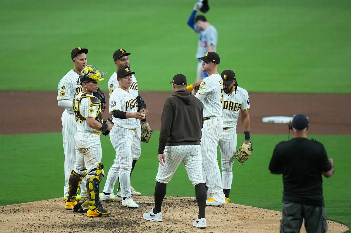 【画像・写真】松井裕樹は1回1/3を無失点　イニングまたぎの8回にピンチ迎えるも今季無失点を継続