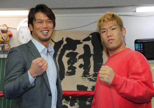 ノンタイトルでの対戦が発表された石田（左）と京太郎
