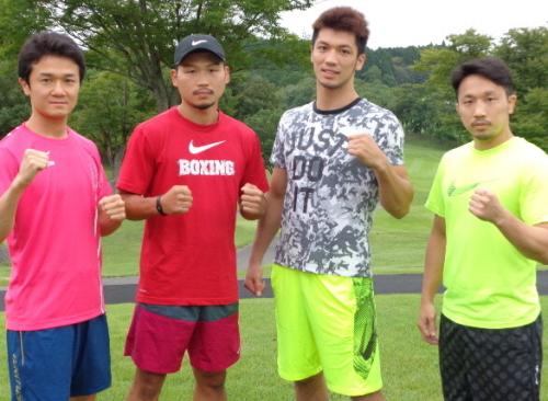 成田での合宿を公開した（左から）帝拳の木村、三浦、村田、粟生