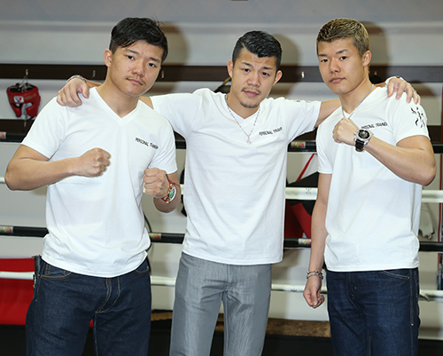 亀田３兄弟の（左から）次男・大毅、長男・興毅、三男・和毅