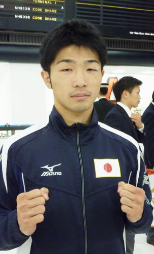 成田空港に到着した、ボクシング五輪テスト大会の男子フライ級で優勝した田中亮明