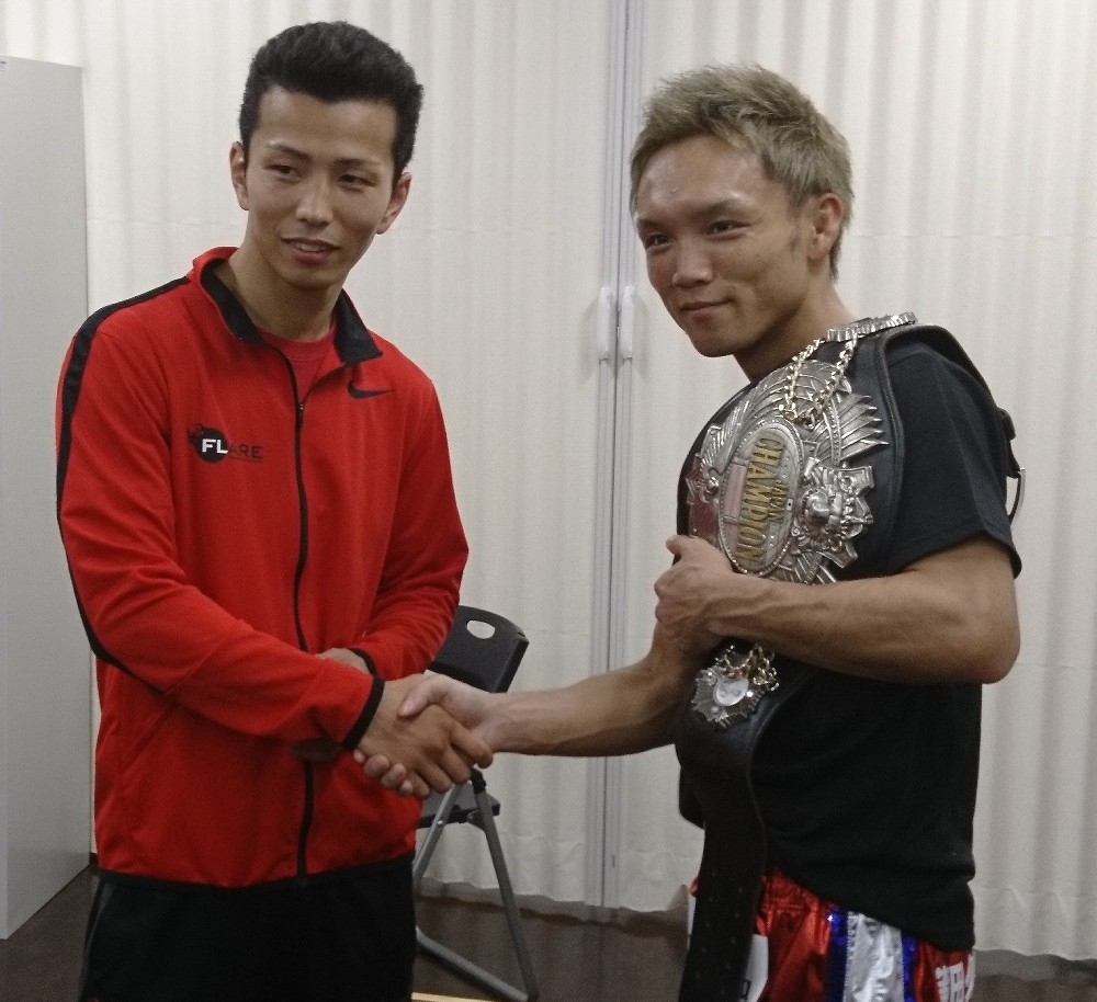 ７月の日本スーパーバンタム級タイトルマッチで王者・久我（右）の対戦相手候補として名前が挙がる和気