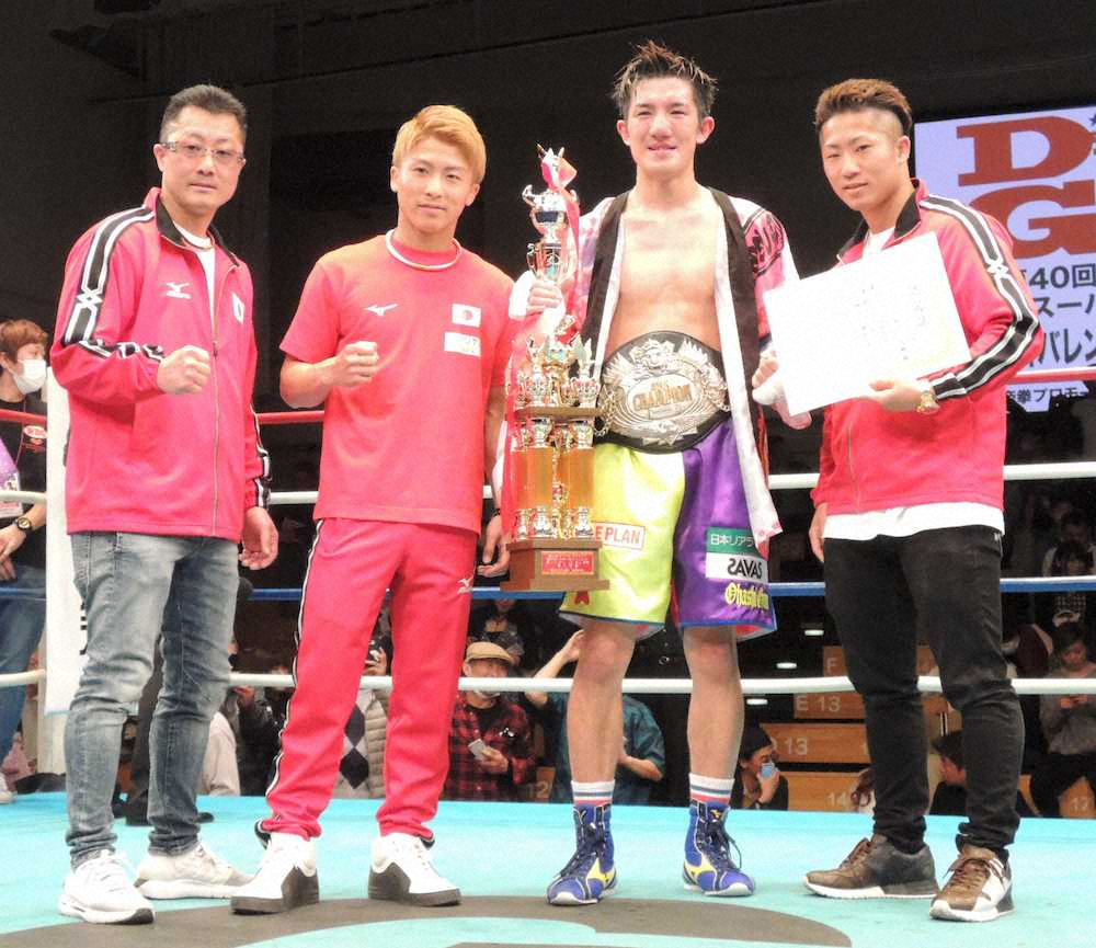 【画像・写真】井上浩樹　13連勝で初タイトル！尚弥＆拓真が辛口祝福