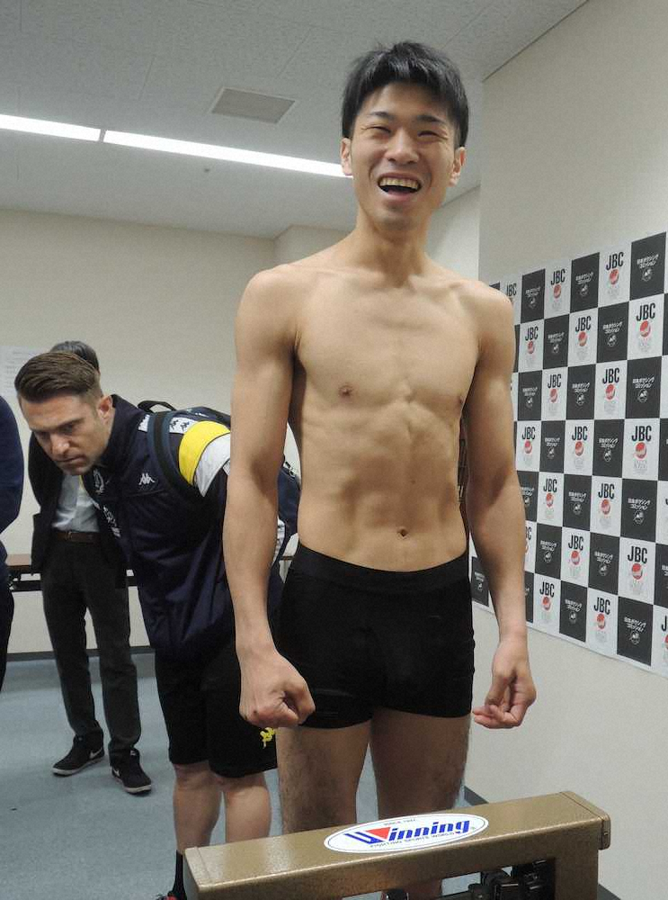 【画像・写真】王者ムザラネ、挑戦者・黒田とも当日計量パス