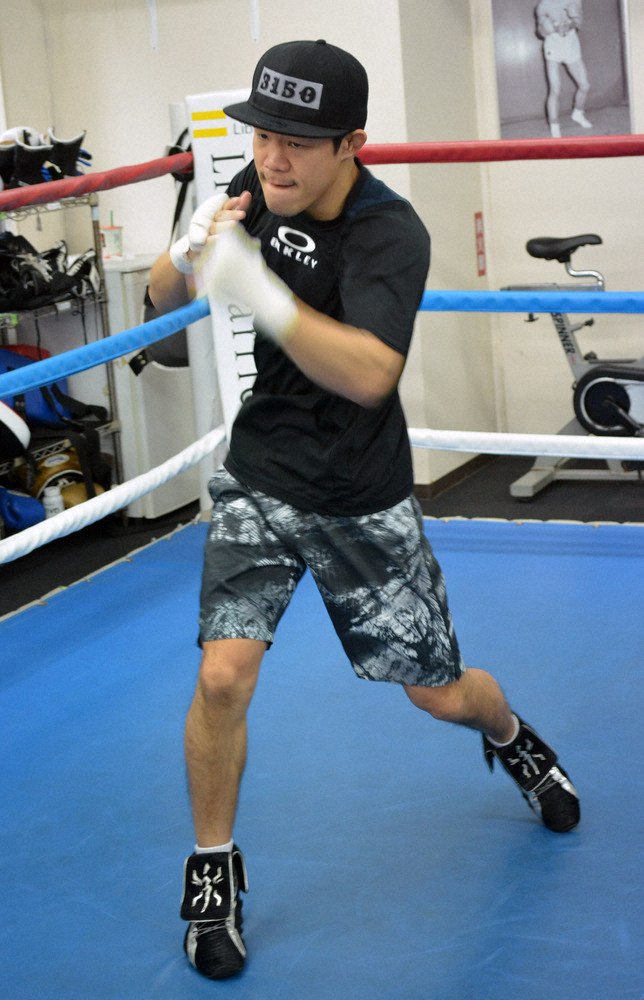 【画像・写真】那須川天心戦に向け、トレーニングに励む亀田興毅氏