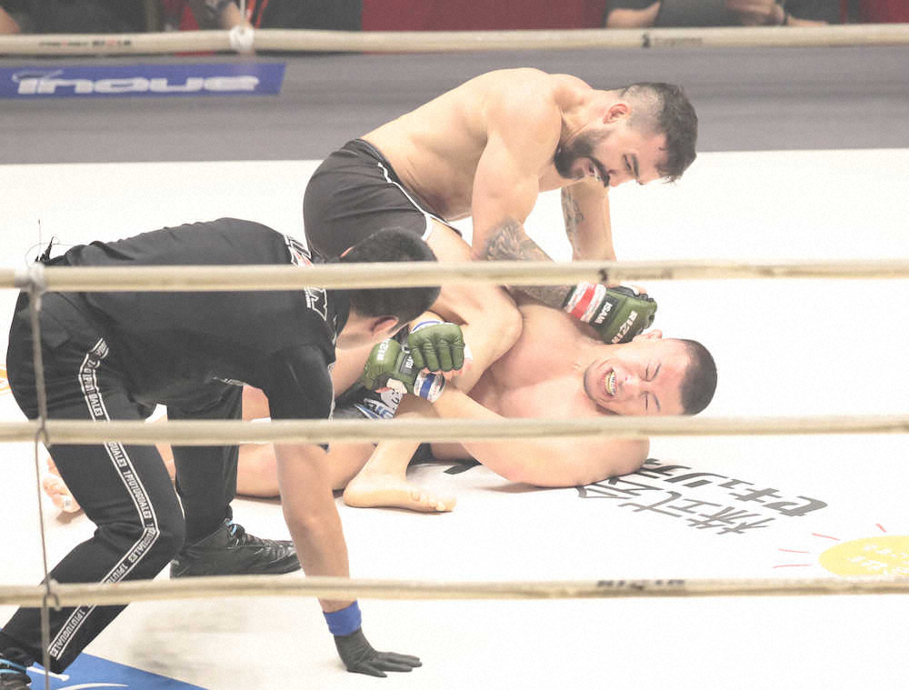 【画像・写真】川尻達也　フレイレに1R・TKO負け　相手の右跳び膝蹴りを両腕でキャッチできず…RIZIN.19