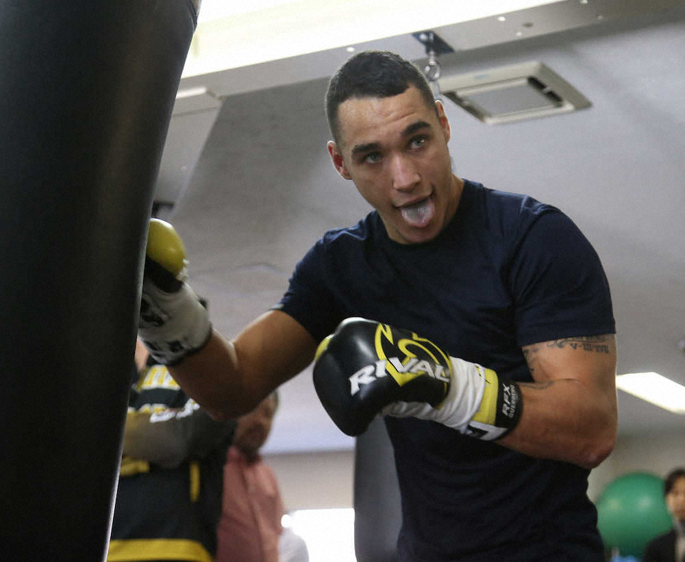 【画像・写真】村田の対戦相手、バトラーが公開練習　10秒だけ本領発揮「100％の状態」も“秘密主義”貫く