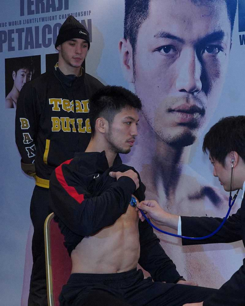 【画像・写真】村田　ハイテンション挑戦者に“大人の対応”英語で余裕エスコート
