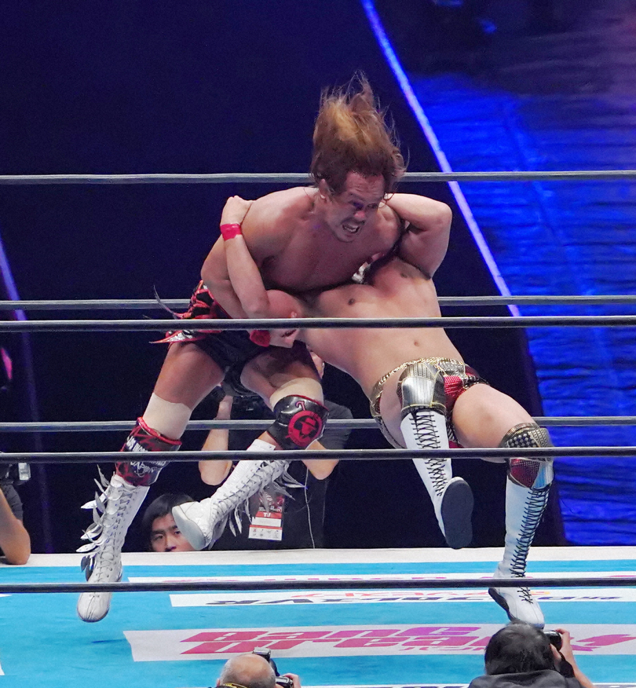【画像・写真】内藤“史上初”IWGP2冠達成　オカダを宝刀デスティーノで