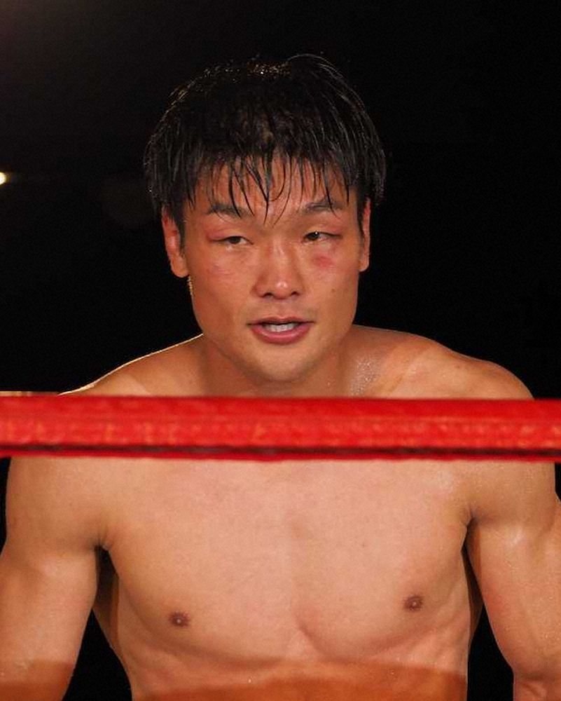 【画像・写真】“逆輸入ボクサー”坂井、国内デビュー戦を判定勝ち「うれしいというよりホッと」