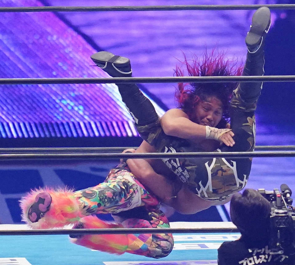 【画像・写真】高橋ヒロム、石森破りジュニアヘビー級新王者「今度はドームのメインで」