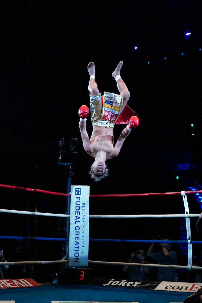 【画像・写真】武尊　天心の前でペタスにKO勝ち！「最高の舞台で最高の試合をやりたい」と対戦要求