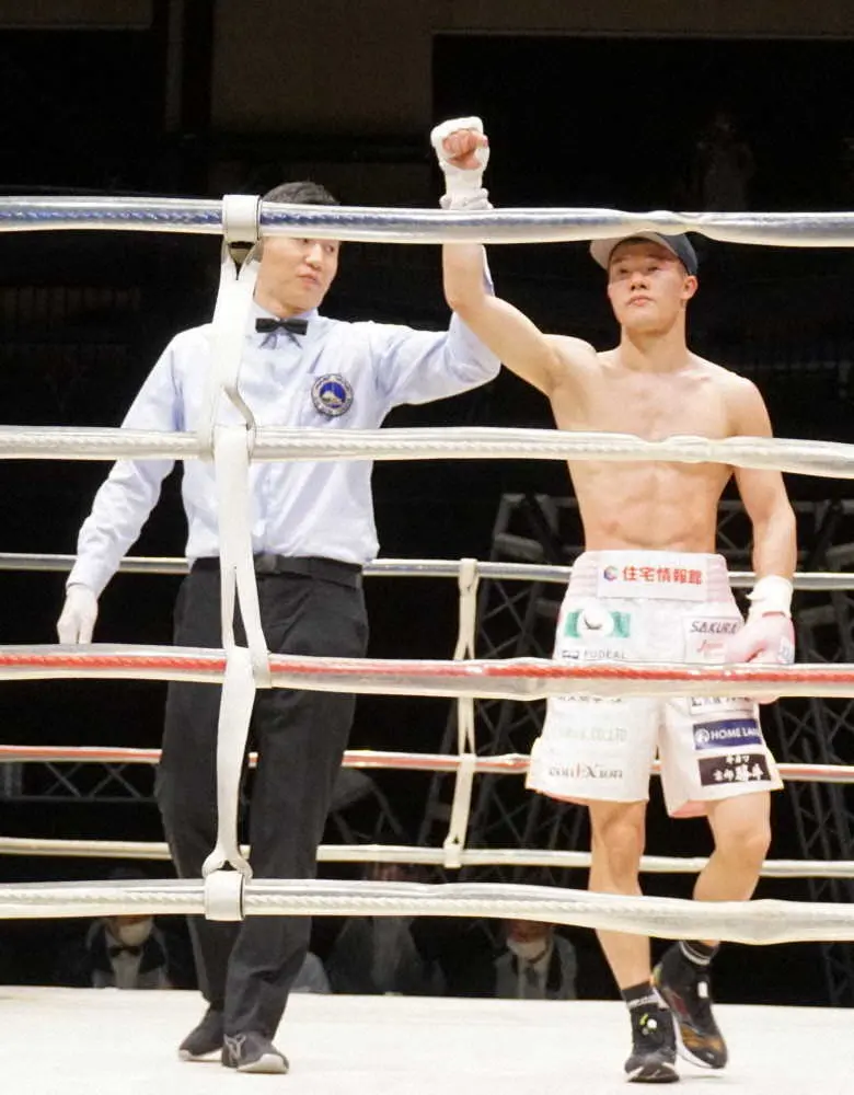 【画像・写真】亀田和毅は判定勝ちで再起　「自信はあります。誰が相手でも」　世界王座返り咲きへ第一歩