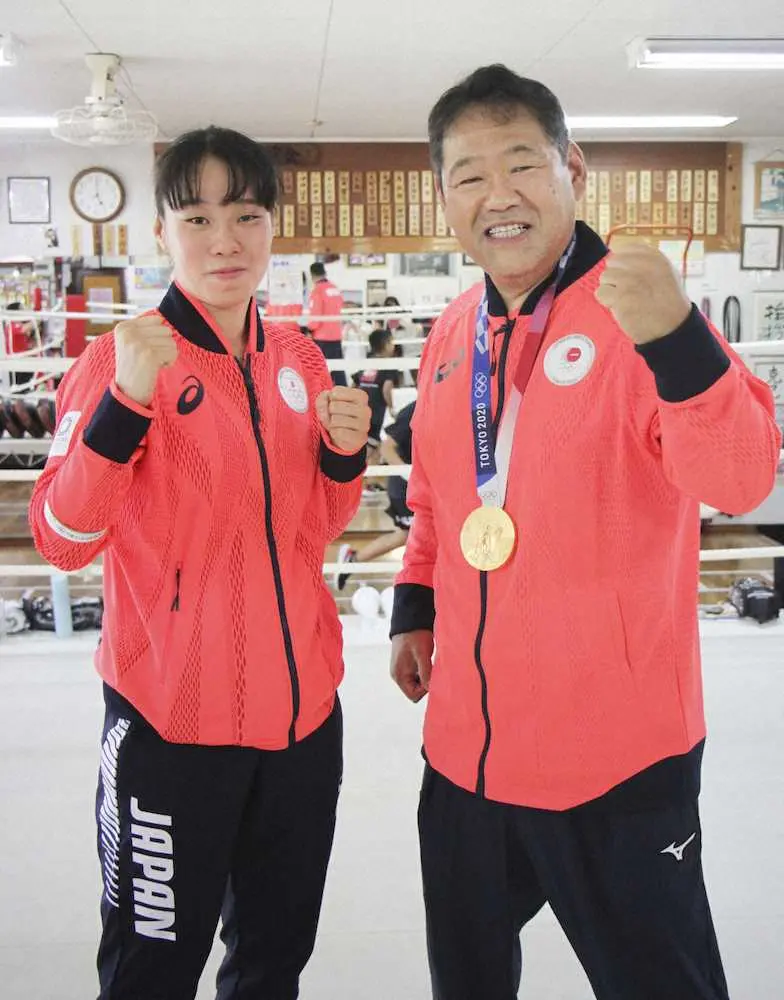 【画像・写真】五輪女子ボクシング金の入江　原点のジムに凱旋「恩返しを少しはできた」