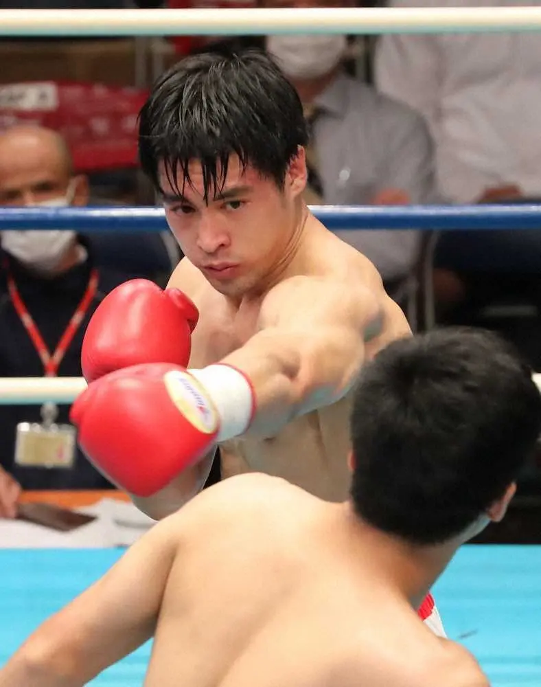 赤井英和の長男 英五郎 プロ初陣で1回tko惨敗 やりたいことがやれず 一瞬で終わってしまった スポニチ Sponichi Annex 格闘技