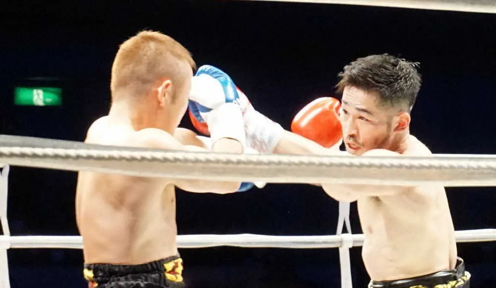【画像・写真】ボクシング元世界王者の宮崎亮がKO勝利で再起　「子どもがおるから、お父さんとして頑張れる」