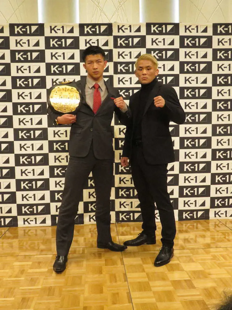 来年2月27日の「K－1　WORLD　GP　2022　JAPAN」でノンタイトル戦が決まったK―1ライト級王者・朝久泰央（左）と与座優貴