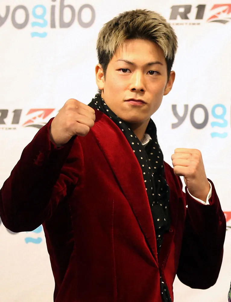 【画像・写真】三浦孝太　亡き祖父にトロフィーを持って勝利報告「これからも祖父に良い報告を届けれるように」