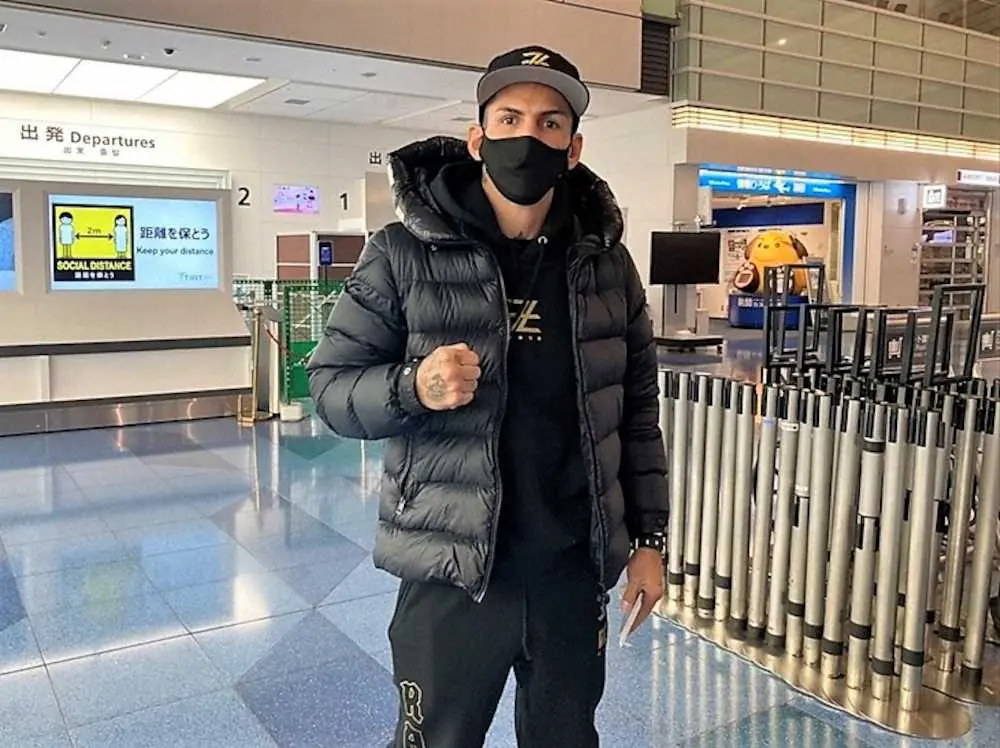 【画像・写真】元3階級制覇王者リナレスがロシアへ出発「何も心配していない」　19日にWBCシルバー王座戦