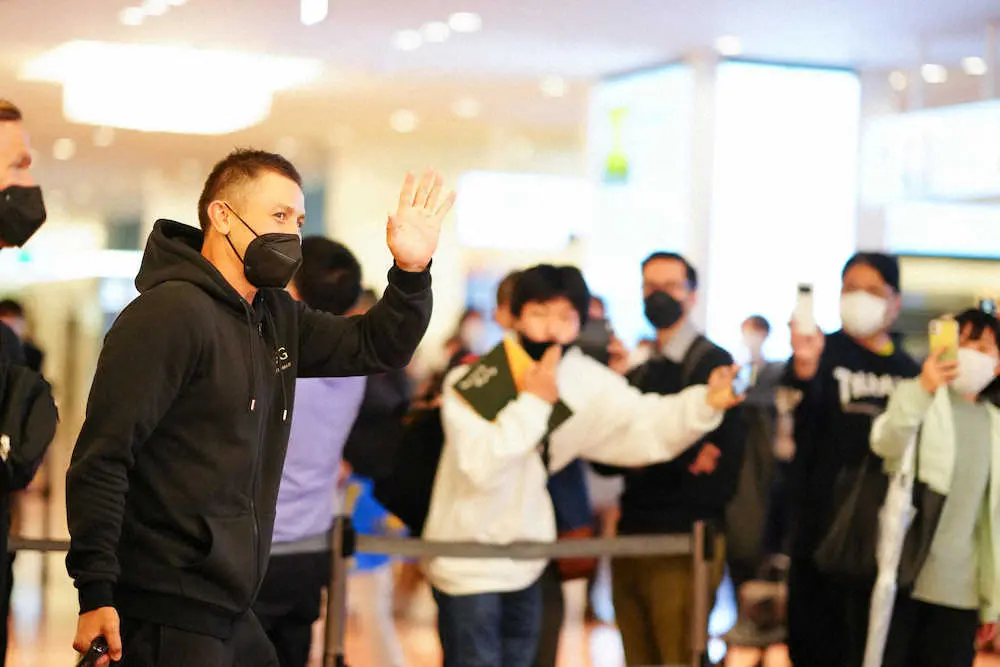 【画像・写真】ゴロフキン　21年ぶり来日　9日、村田と統一戦「エキサイティングな夜に」