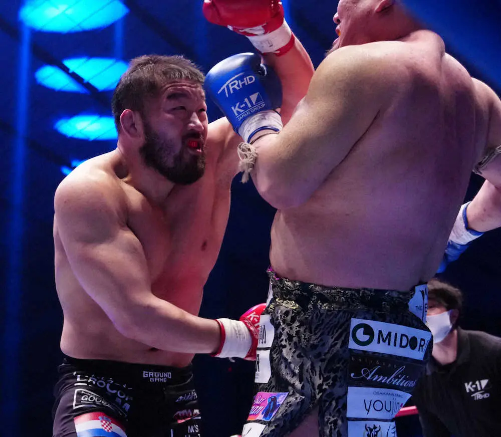 【画像・写真】石井慧　1回戦でKO勝ちも脇腹を負傷　K―1無差別級トーナメント