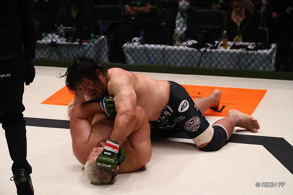 【画像・写真】貴賢神、総合デビュー戦飾れずTKO負け　試合中に左ひざ負傷…デビュー前倒しでの準備不足も吐露