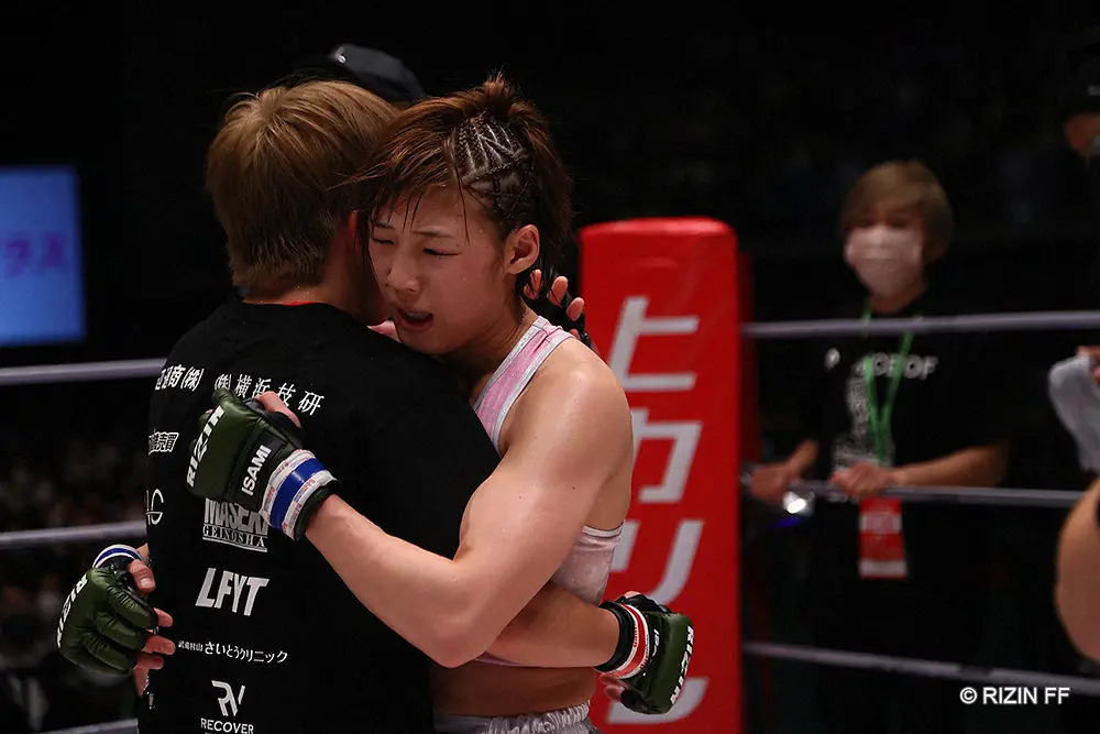 【画像・写真】【RIZIN35】快進撃を続ける新星、伊澤星花が涙の戴冠　牛久も涙の王座防衛