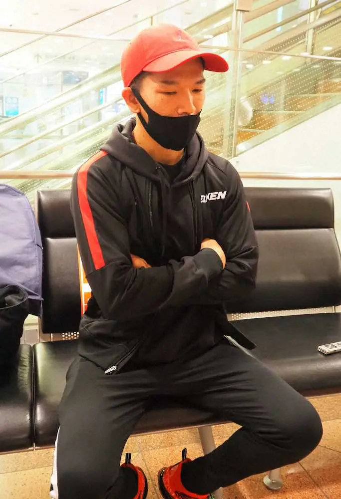 【画像・写真】尾川が帰国　4日初防衛失敗…進退は「どうするか考えなくてはいけない」