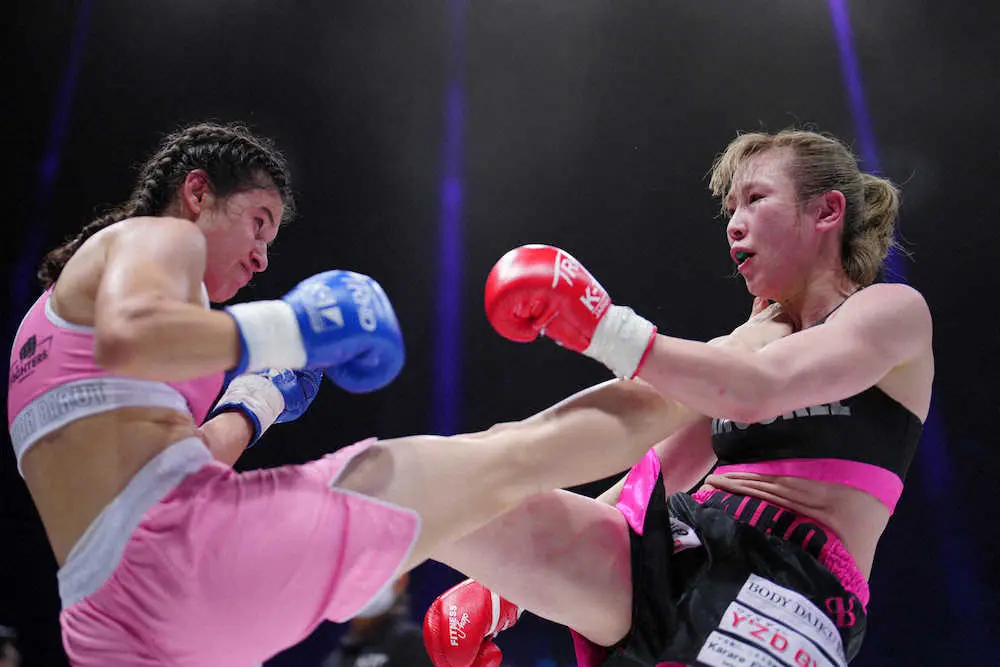 【画像・写真】高梨がプロ11戦目で初黒星　日本VS世界3対3で判定負け