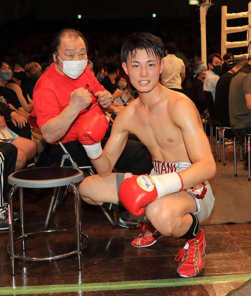 【画像・写真】輪島功一氏の孫・磯谷大心、新人王T初戦でTKO勝ちも反省「雑になった」