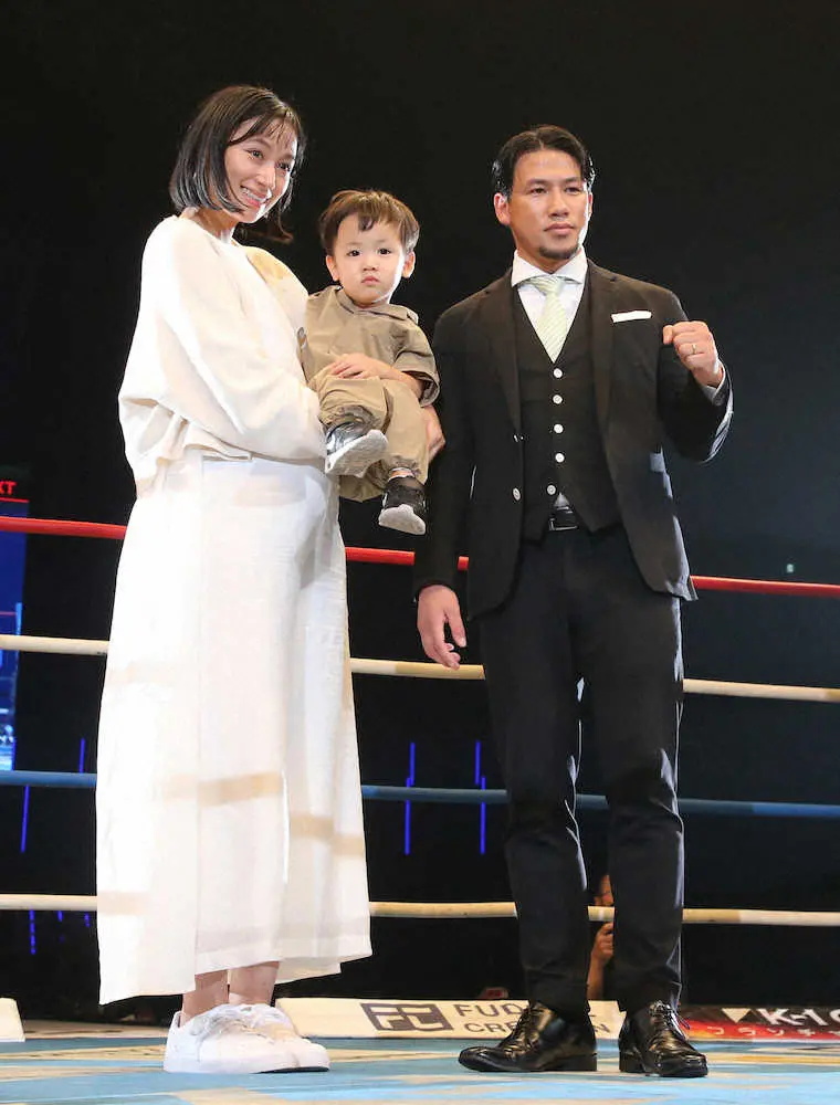 【画像・写真】元スーパーフェザー級王者・卜部弘が引退セレモニー　「いつか格闘技界に恩返ししたい」