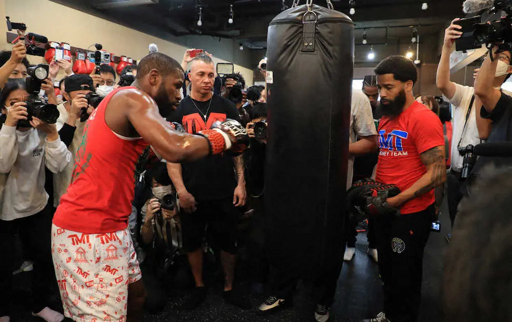 【画像・写真】内山高志氏、VSメイウェザー実現したら「本気を出してもらわないように頑張ります」