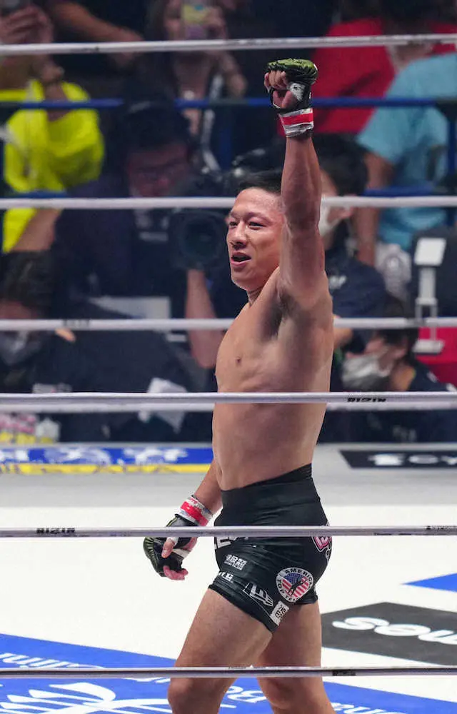 【画像・写真】堀口恭司　日本凱旋試合は一本勝ち！「ヒヤヒヤさせてしまい…」ダウン奪われるも肩固めで失神させた